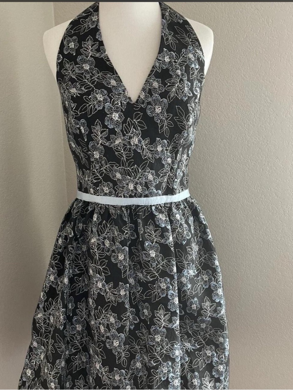 NWT Vintage Maggy London Black Floral Halter Dress with White Belt Accent